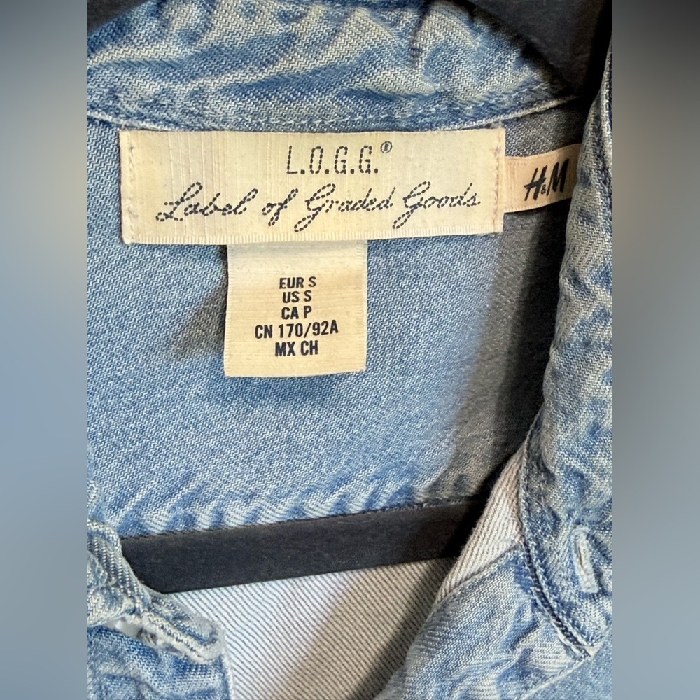 H&M Light Blue Casual Button Down Shirt Size Small - Picture 6 of 12